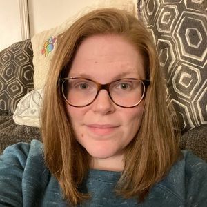 Meet your Posher, Holly